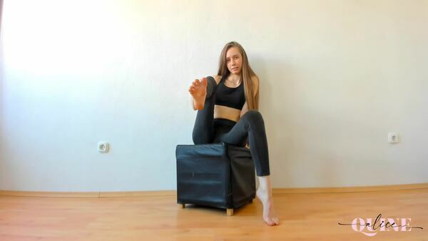 Alice Quine – Ass Stretching Feet Anal Sissy Slut Training Instructions – Forced Fem