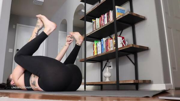 Lindsey Leigh — Morning Yoga