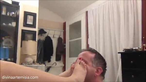 DivineArtemisia – Andy At The Service Of Silesia And Alice – Italian Girls Foot Domination