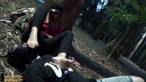 GIRLS FETISH BRAZIL – Dirty Feet in the Park and Humiliation in Public by Princess Shirley # FULL VERSION