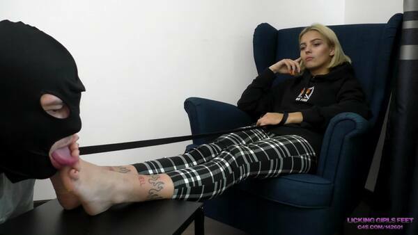 Licking Girls Feet – Uses her slave after university. Starring Karina
