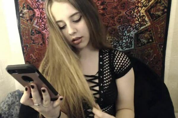 Princess Violette – ignoring you while I text my friends and take selfies