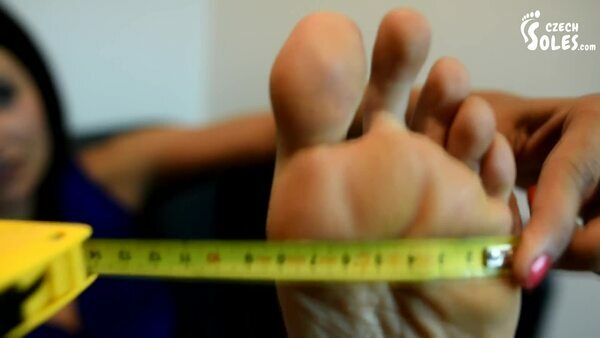 CZECH SOLES  — Measuring And Comparing Their Sexy Bare Feet